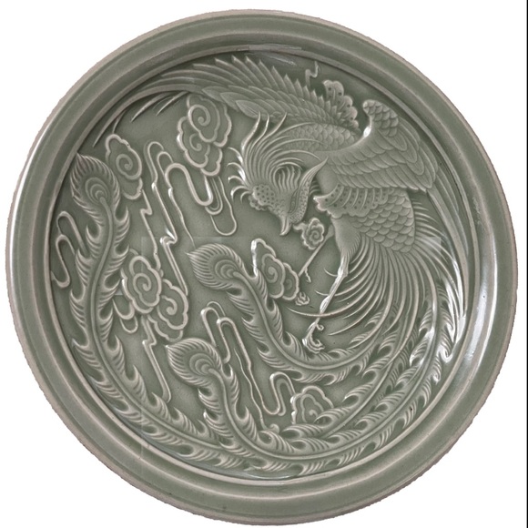Phoenix Dragon Asian 9” Glazed Celadon Green Plate Signed . Estate pre-loved. - Picture 6 of 11